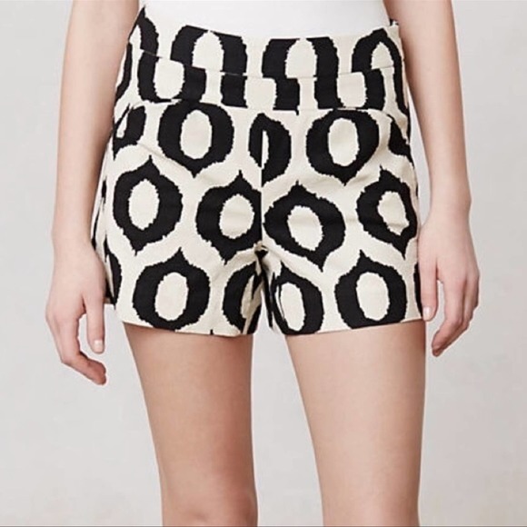 Anthropologie Pants - ANTHROPOLOGIE Cartonnier Irate Black and Cream Shorts in Size 2